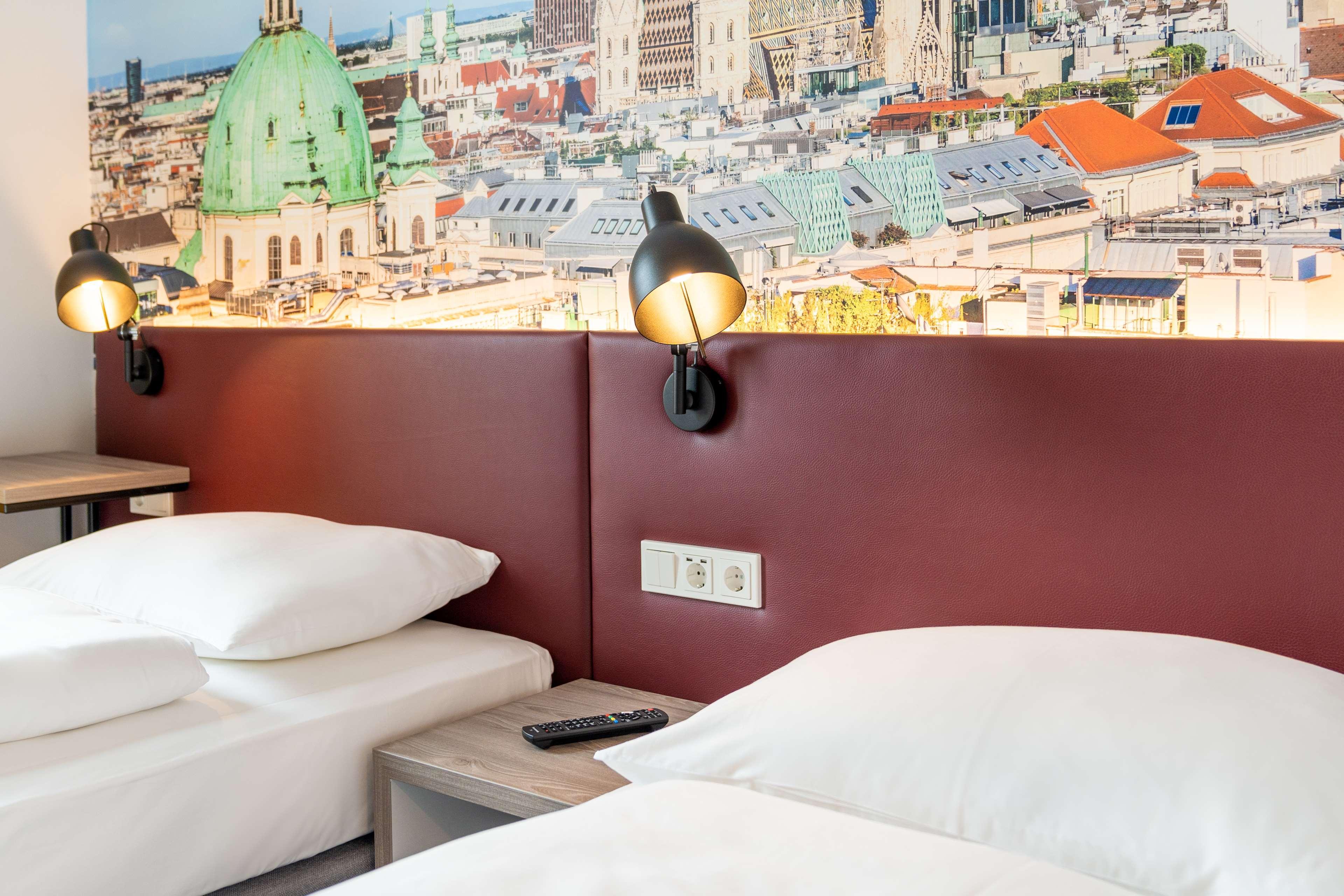 Campanile Vienna South Hotell Exteriör bild