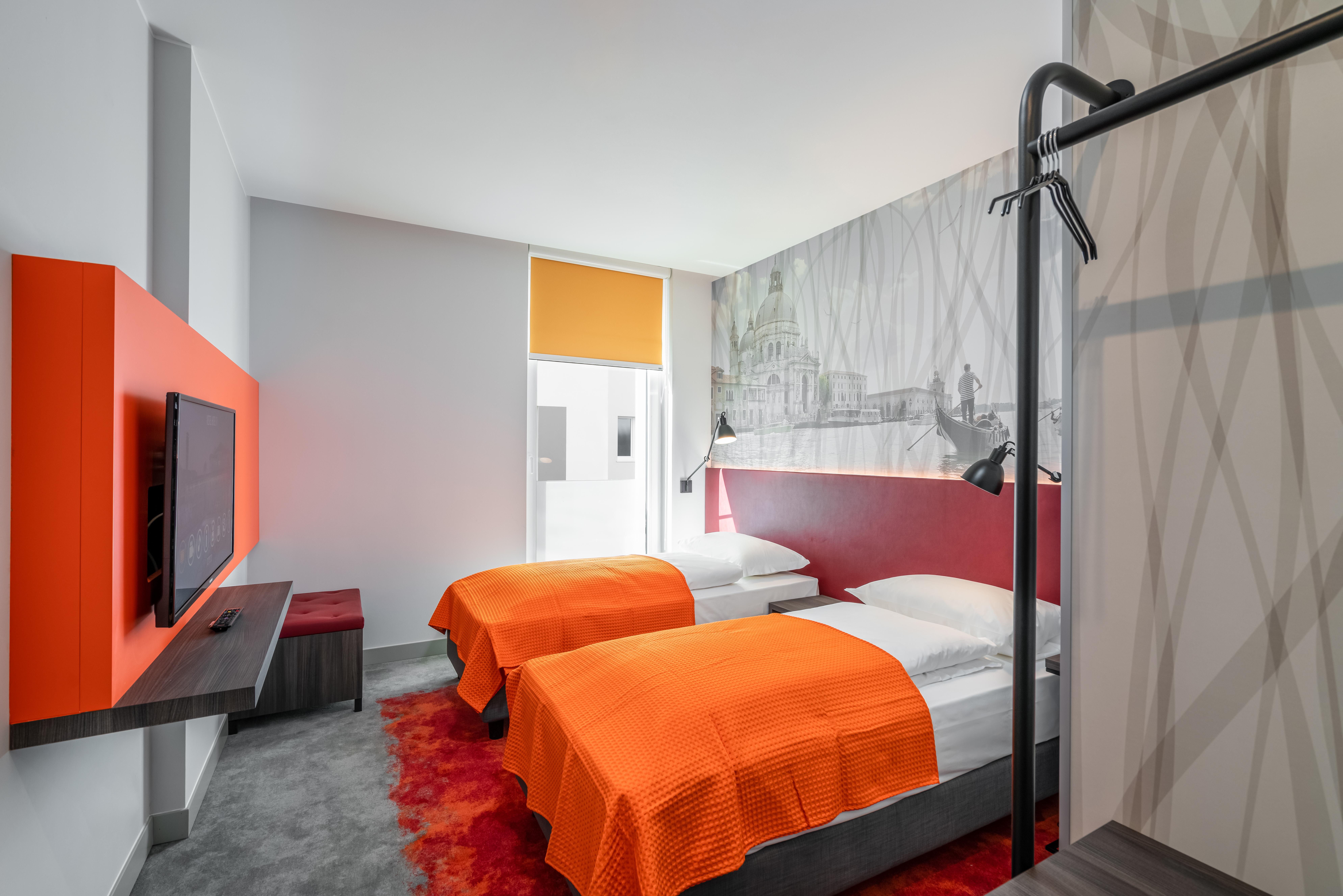 Campanile Vienna South Hotell Exteriör bild